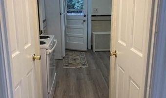 285 Knollwood Ave, Cranston, RI 02910