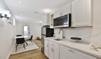 2806 FRANKLIN St NE, Washington, DC 20018