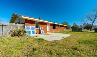 211 Perry Dr, Abbeville, LA 70510