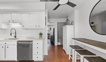 800 N HAWTHORNE Dr, Appleton, WI 54915