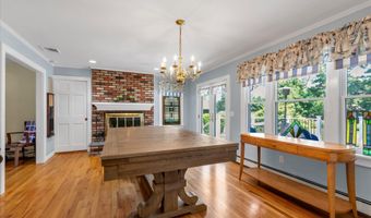 21 Hamilton St, Amityville, NY 11701