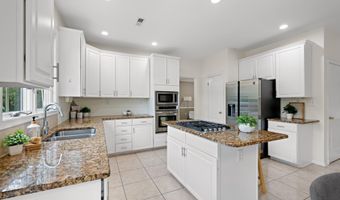 18 MONTFORT Dr, Belle Mead, NJ 08502