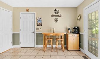 22 Aumond St, Cranston, RI 02905