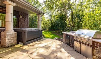 4882 Copperstone Dr, Ames, IA 50010