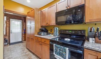 37 High St, Bradford, NH 03221