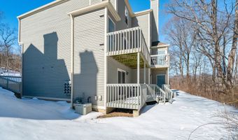 39 Manorwood Dr 39, Branford, CT 06405