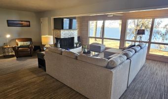 3019 1st St, Arnolds Park, IA 51331