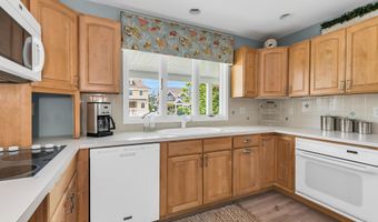 649 Main Ave, Bay Head, NJ 08742