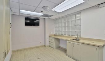 3 WASHINGTON Cir NW G2, Washington, DC 20037