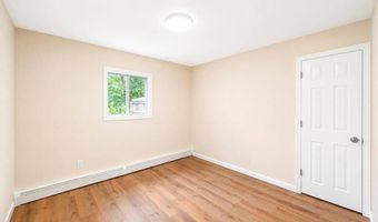 41 Madison Ave, Amityville, NY 11701