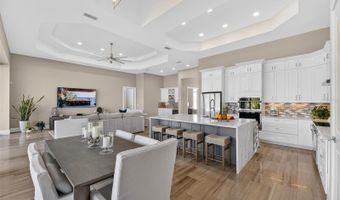 638 MANNS HARBOR Dr, Apollo Beach, FL 33572