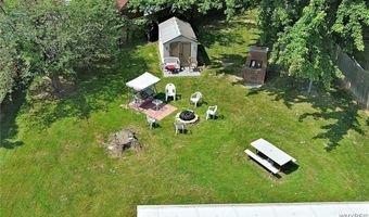 58 Dalewood Dr, Amherst, NY 14228