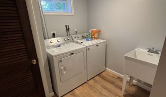 42 Briarwood Dr, Old Saybrook, CT 06475