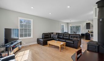 5 Harmony Way, Falmouth, ME 04105