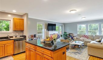 187 Washington Rd, Barrington, RI 02806