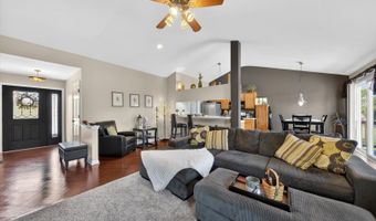 1148 Sawmill Ln, Algonquin, IL 60102