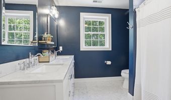 37 Hemlock Dr, Ayer, MA 01432