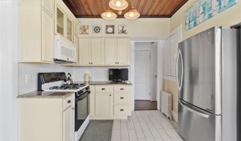 260 Ocean Ave, Amityville, NY 11701