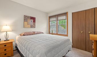 1937 N Coldspring Rd, Arlington Heights, IL 60004