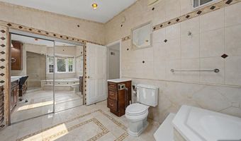 92 Blauvelt Ave, Bergenfield, NJ 07621