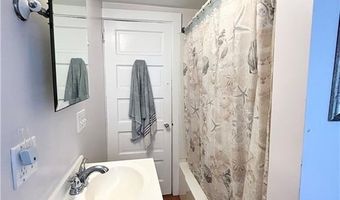302 State St, Bristol, RI 02809