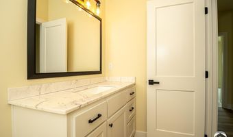 1018 Bluestem Cir, Baldwin City, KS 66006