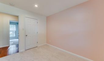 382 Cedar Run Dr, Ballwin, MO 63021