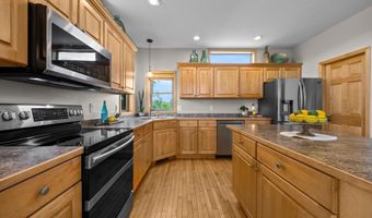 9352 67th St NW, Annandale, MN 55302