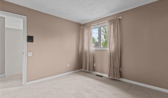 76 Valley Green Ct B, North Providence, RI 02904