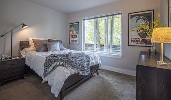 909 NW Delaware Ave, Bend, OR 97703