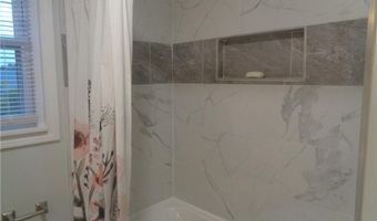 155 Lewiston St, Warwick, RI 02889