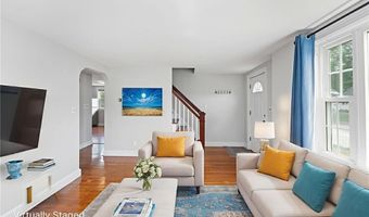 32 Rosemere Dr, East Providence, RI 02914