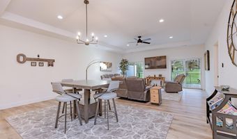 1018 Emerald Hills Dr, Arnolds Park, IA 51331