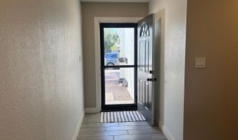 2902 W STRAFORD Dr, Chandler, AZ 85224