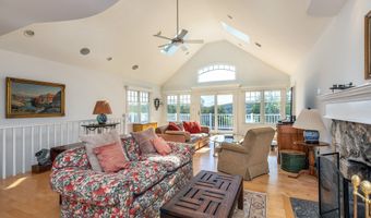 34 Skyline Dr, Brookfield, CT 06804