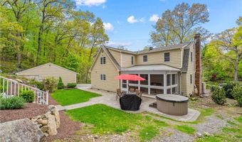 17 Will Croft St, Cumberland, RI 02864