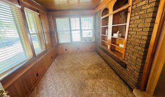 243 E 17th St, Baxter Springs, KS 66713
