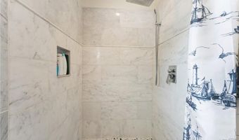 10 Philips Ave, Middletown, RI 02842