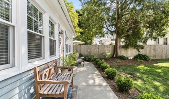 20 Bradley Ave, Branford, CT 06405