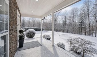 10514 E Brainerd Rd, Apison, TN 37302