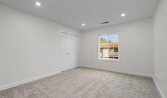 1727 W Hawkes St 8, Arlington Heights, IL 60004