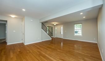 693 Woodrun Ct, Ballwin, MO 63021