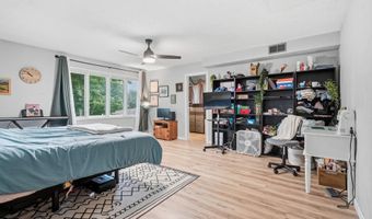 2324 Briarwood Dr, Asbury, IA 52002