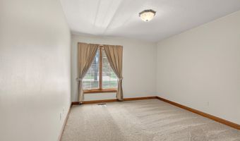 1908 Bent Tree Ct, Auburn, IN 46706