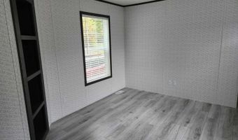 41 Audrey Ln, Bennington, VT 05201