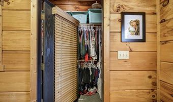 29 Breedlove Dr, Andrews, NC 28901