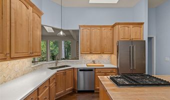 915 Timber Glen Ln, Ballwin, MO 63021