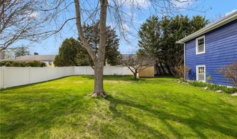 9 Valley Dr, Bristol, RI 02809