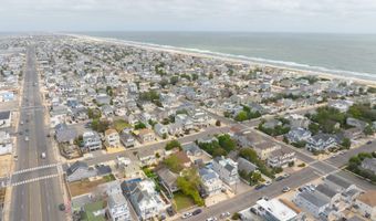 221 11th St, Beach Haven, NJ 08008