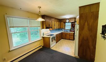 77 Griswold Dr, Rockingham, VT 05101